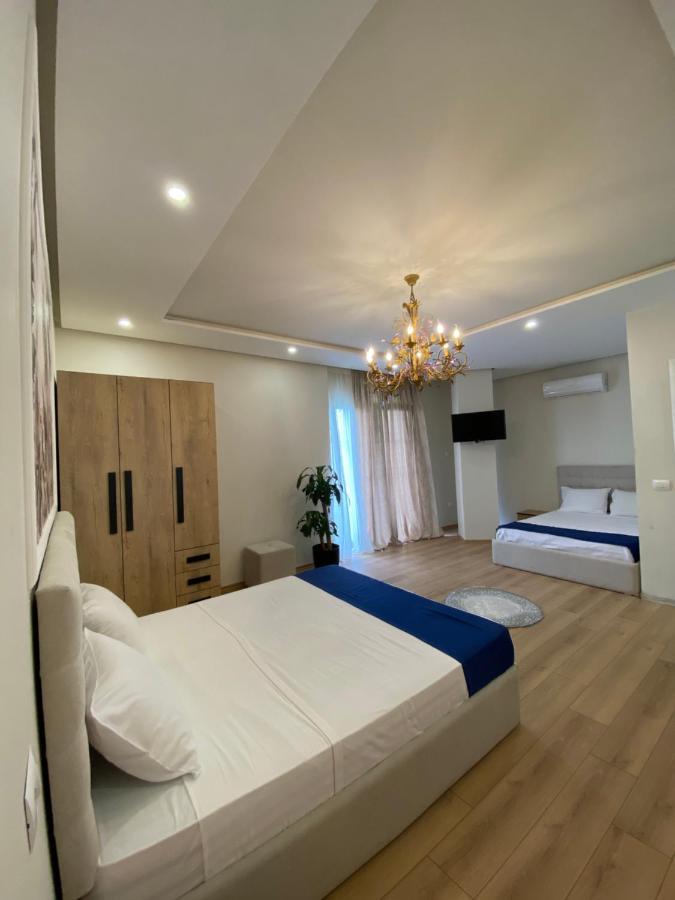 Villa D Hotel-Restaurant-Private Beach Durres Exterior photo