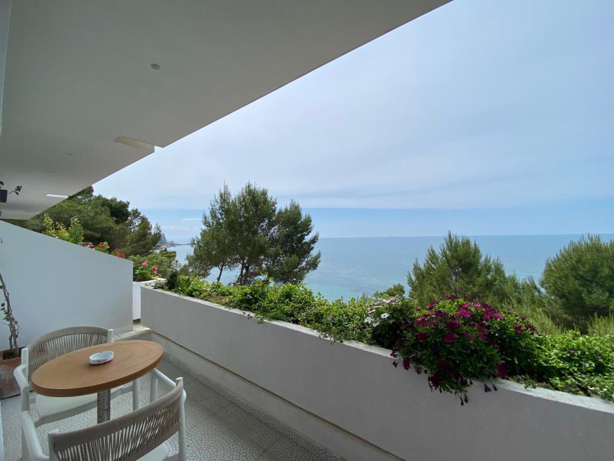 Villa D Hotel-Restaurant-Private Beach Durres Exterior photo