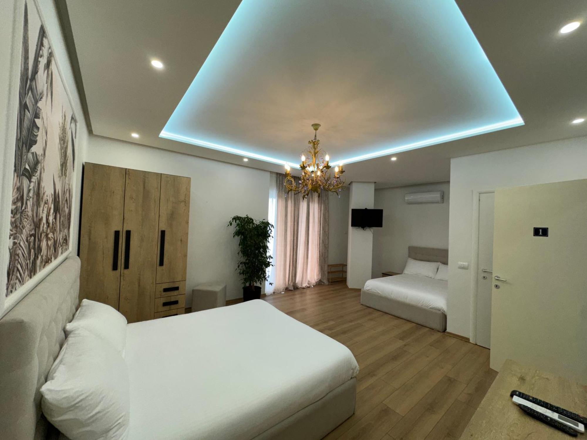 Villa D Hotel-Restaurant-Private Beach Durres Exterior photo