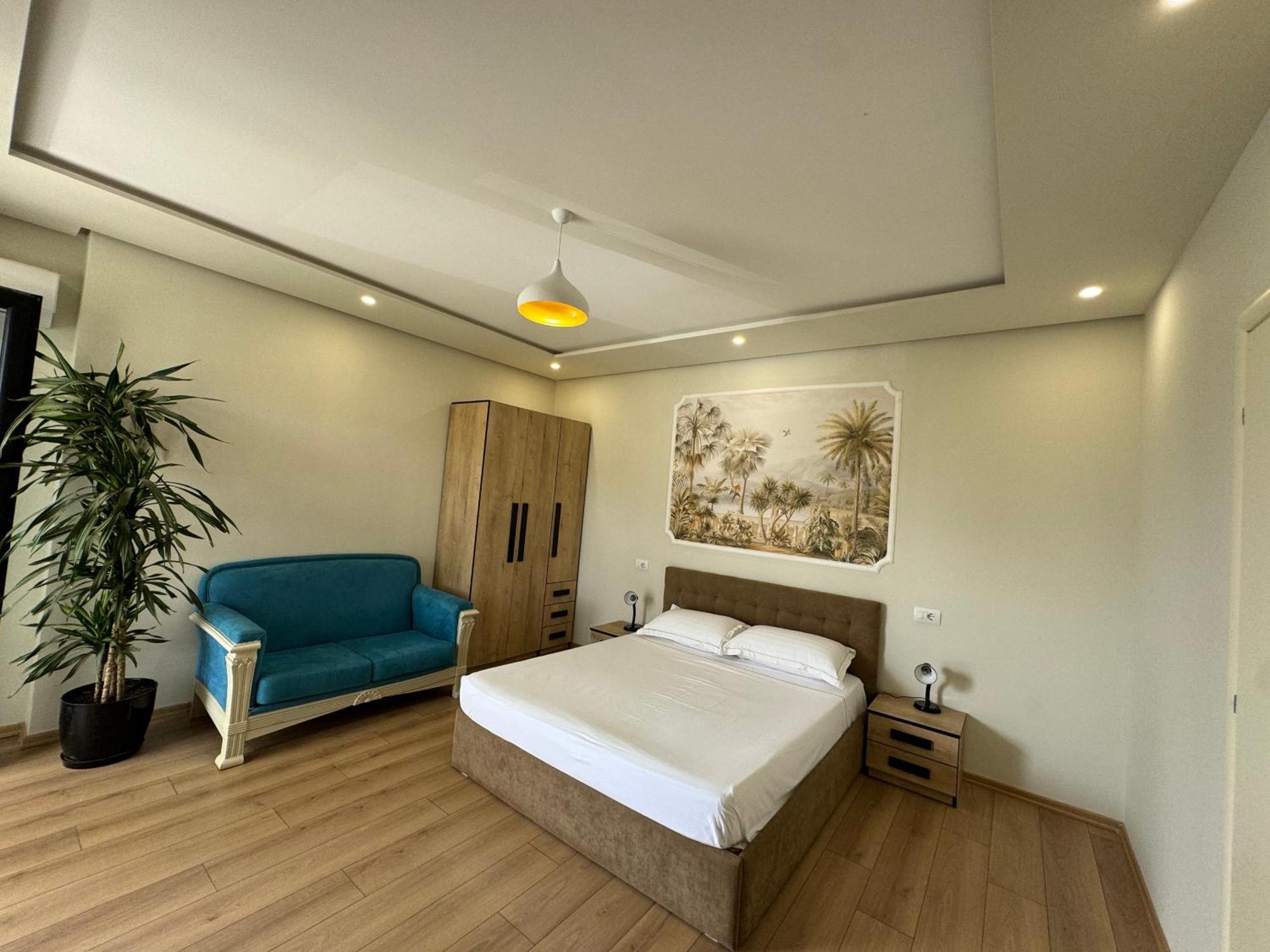 Villa D Hotel-Restaurant-Private Beach Durres Exterior photo